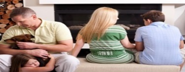 पारिवारिक सम्बंधित